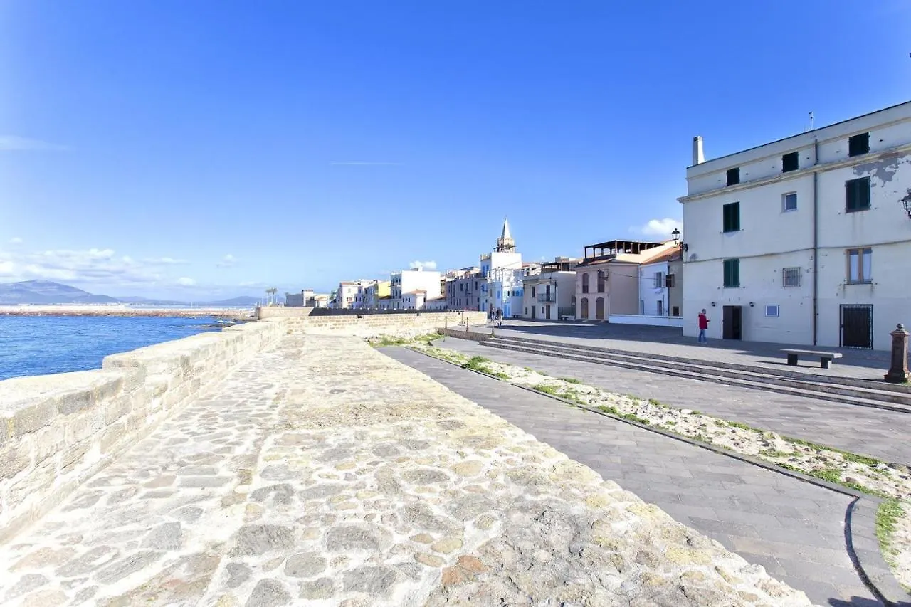 Topaz Attic In Old Town By Sea Alghero Apartment