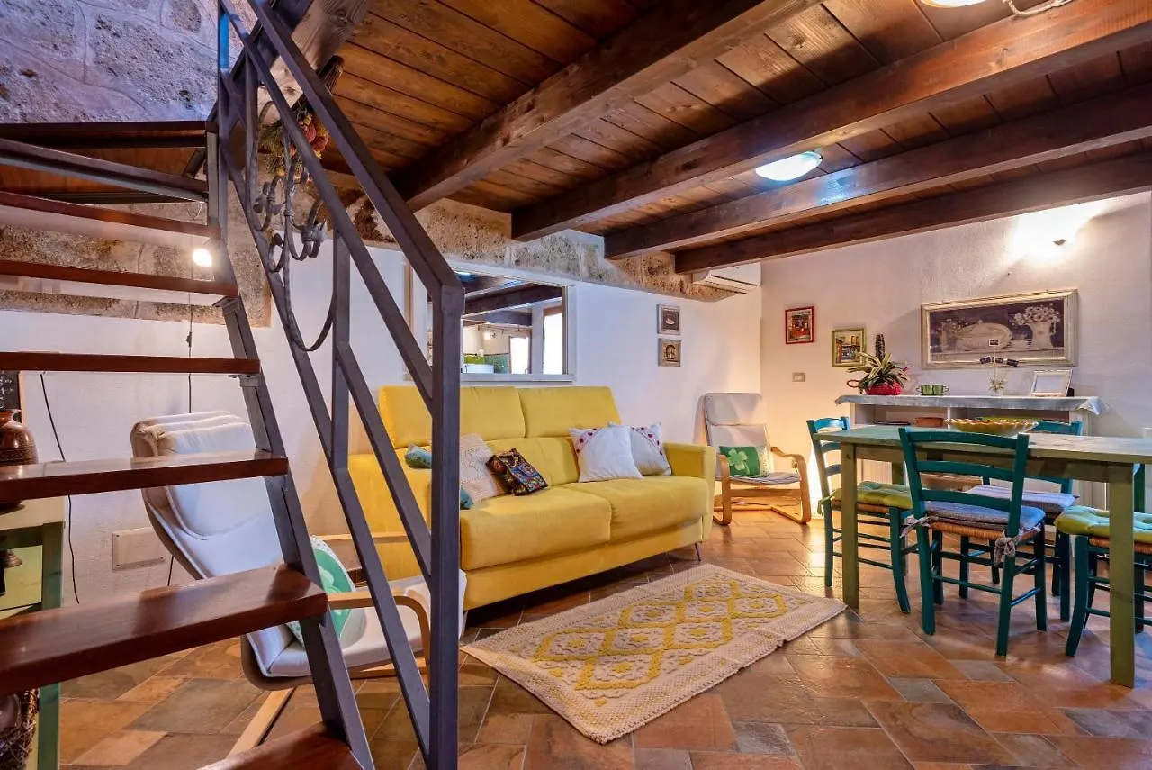 Topaz Attic In Old Town By Sea Alghero