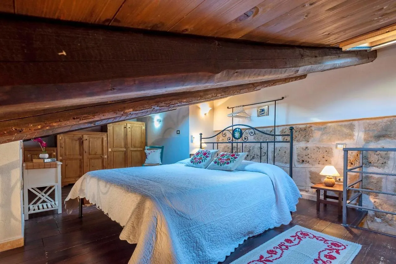 Apartment Topaz Attic In Old Town By Sea Alghero Italy