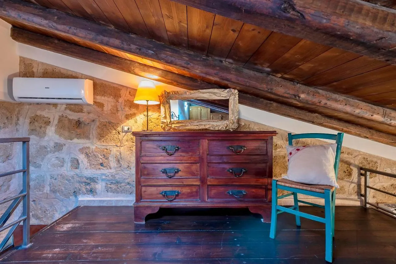Topaz Attic In Old Town By Sea Alghero Apartment